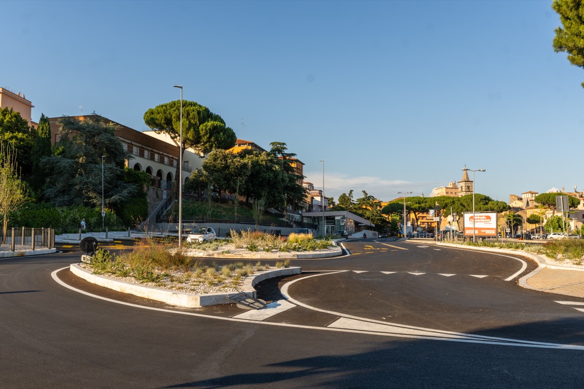 decoro sacrario sicurezza parcheggi